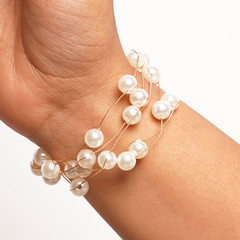 Floating Pearls Wire Bracelet